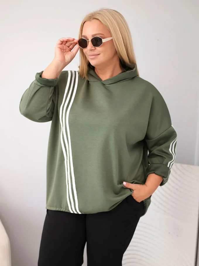 Bluza damska Plus Size wiskozowa z kapturem i ozdobnymi paskami khaki