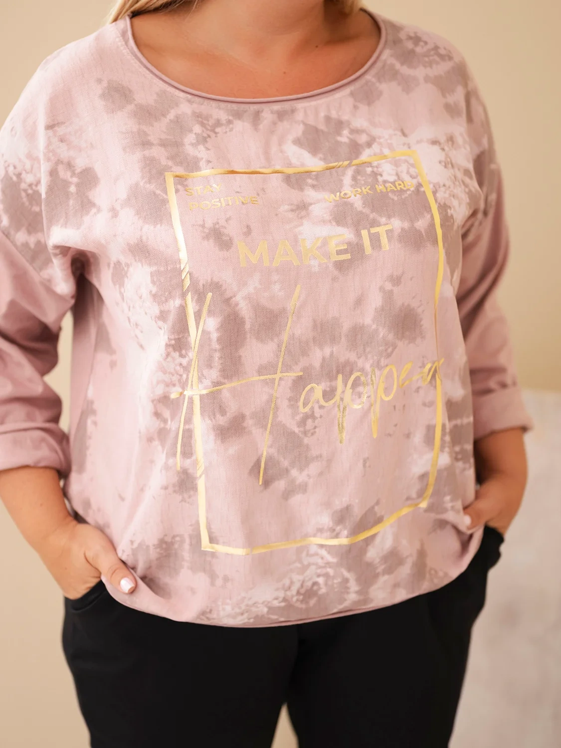 Bluzka damska bawełniana Plus Size z nadrukiem i dekoltem U ciemny pudrowy róż - obrazek 2