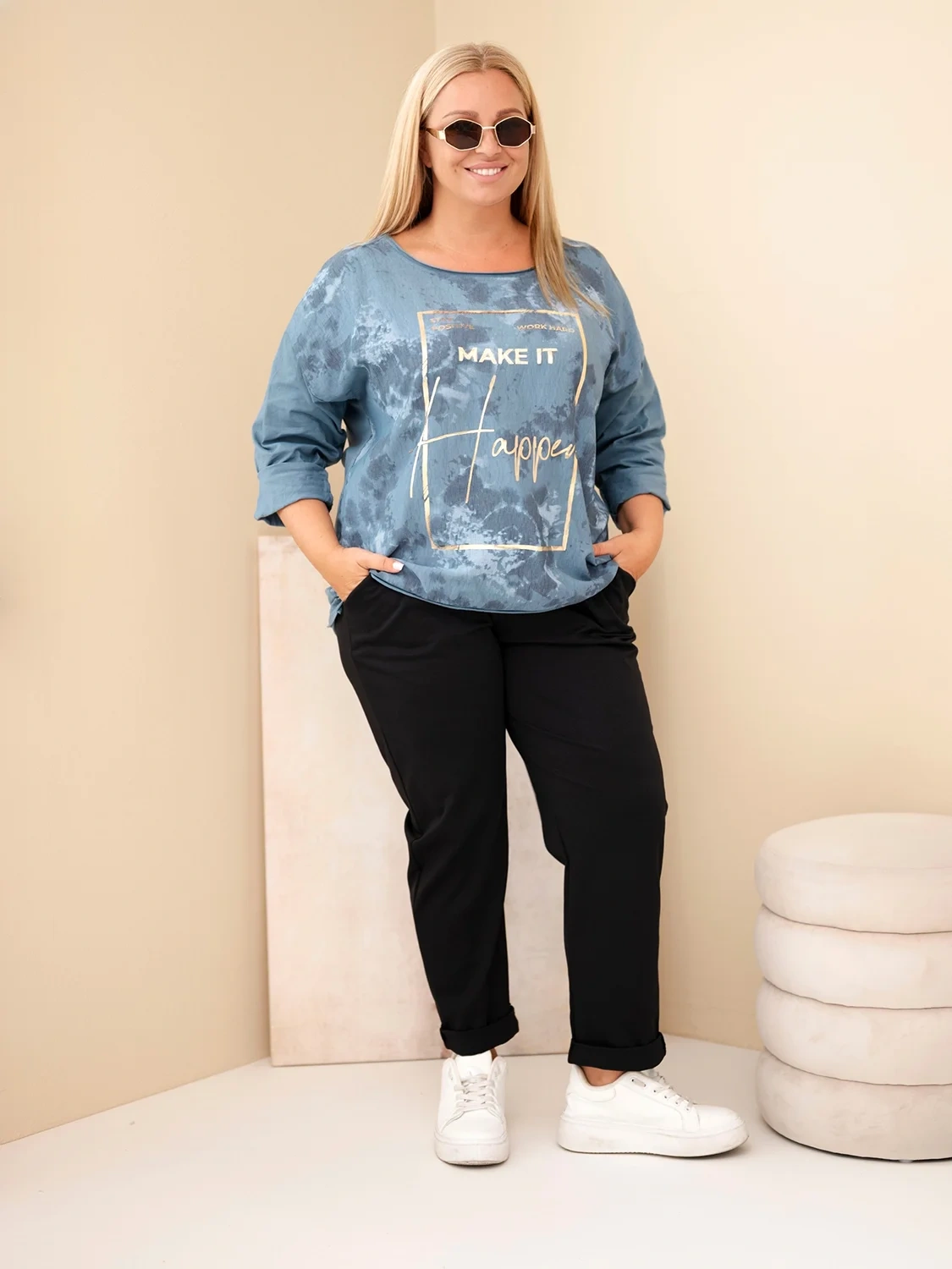 Bluzka damska bawełniana Plus Size z nadrukiem i dekoltem U jeansowa - obrazek 3