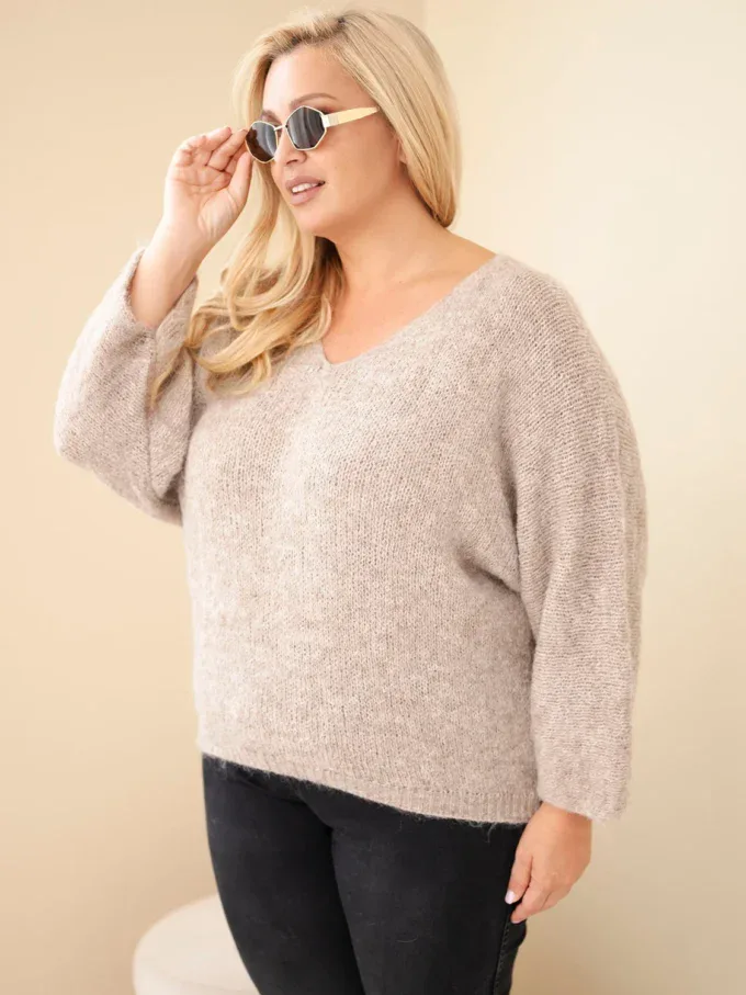 Sweter damski Plus Size z dekoltem V i szerokim rękawem ciemny beżowy