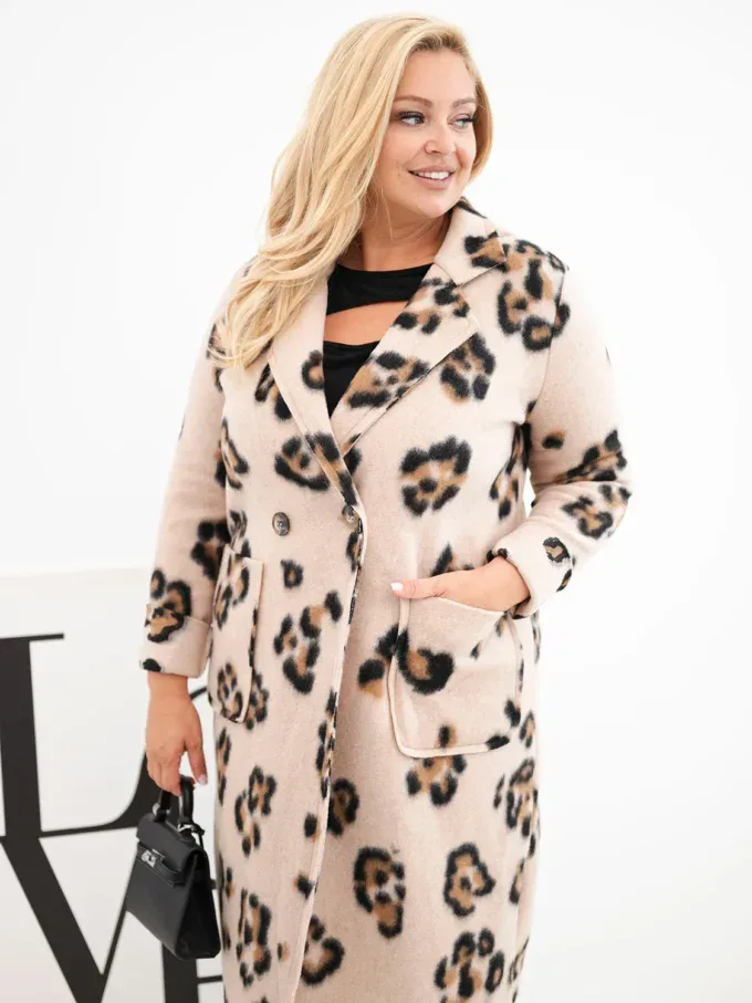 Płaszcz damski elegancki Plus Size w panterkę z klapami beżowy