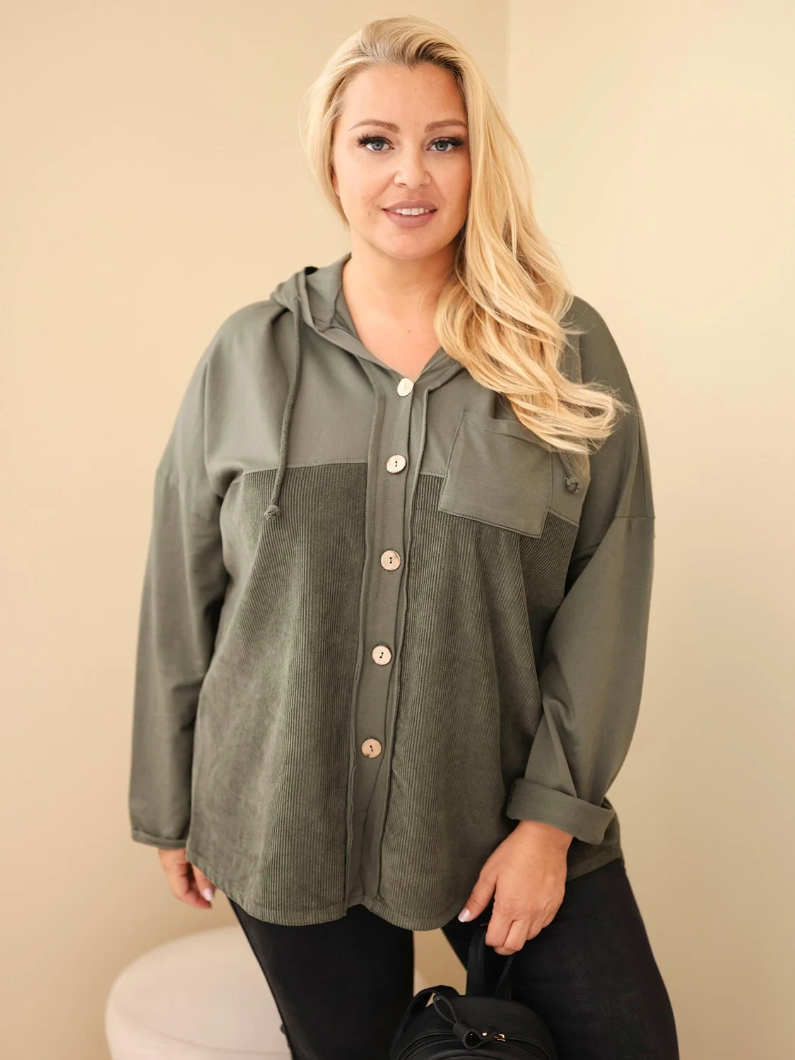 Bluza damska bawełniana Plus Size z kapturem i guzikami khaki