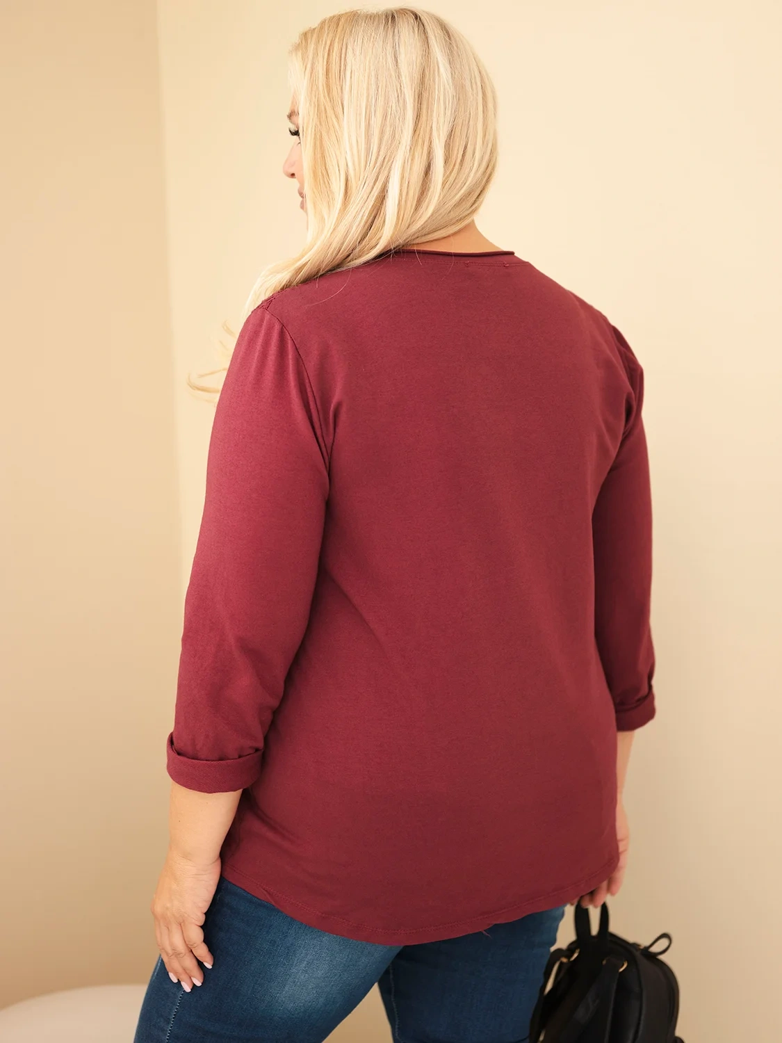 Bluza damska bawełniana Plus Size z ażurową wstawką i kieszenią bordowa - obrazek 4