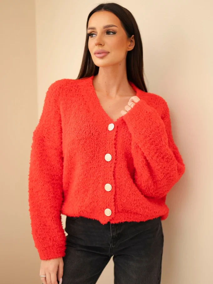 Sweter damski z moherem z ozdobnymi guzikami czerwony