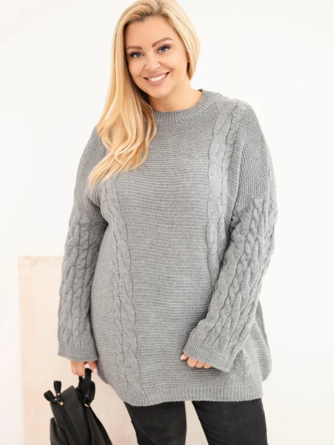 Sweter damski Plus Size z warkoczowym wzorem szary