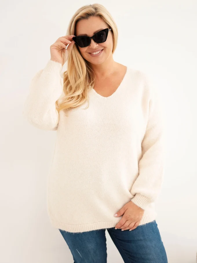 Sweter damski Plus Size z wełną z dekoltem V beżowy