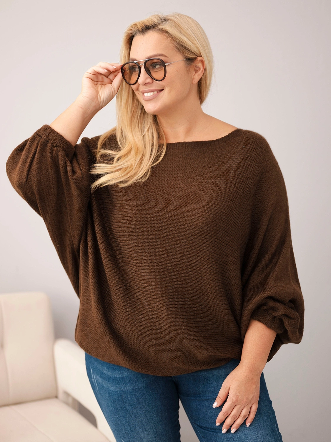 Sweter damski Plus Size z dodatkiem wełny o luźnym fasonie brązowy