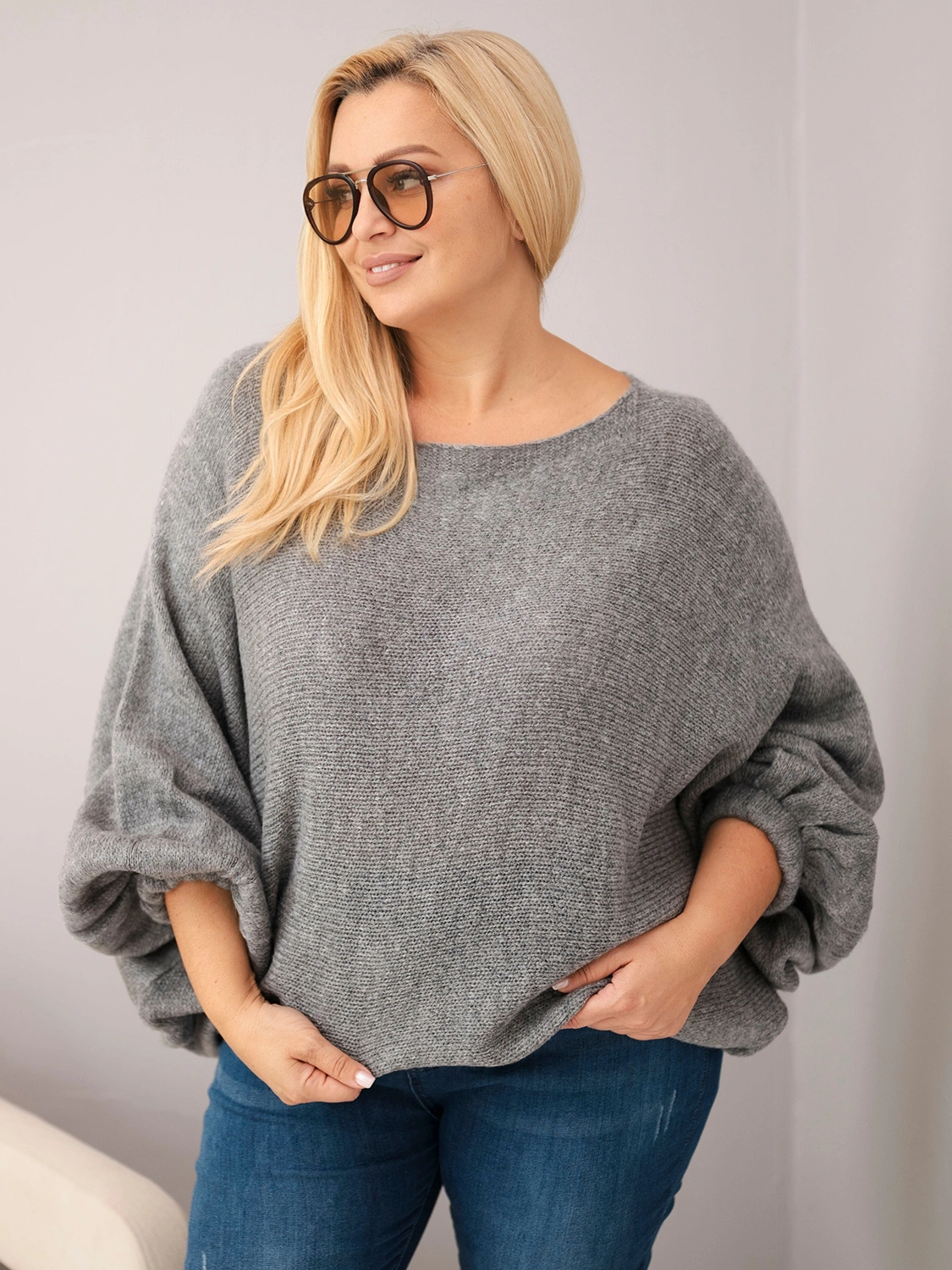 Sweter damski Plus Size z dodatkiem wełny o luźnym fasonie ciemny szary
