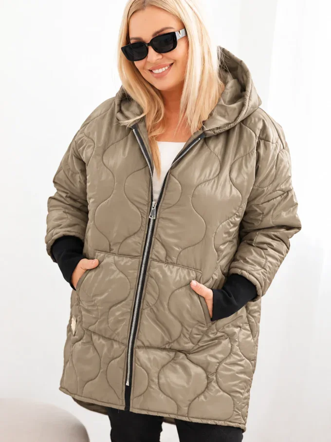 Kurtka damska zimowa Plus Size pikowana z kapturem jasno camelowa