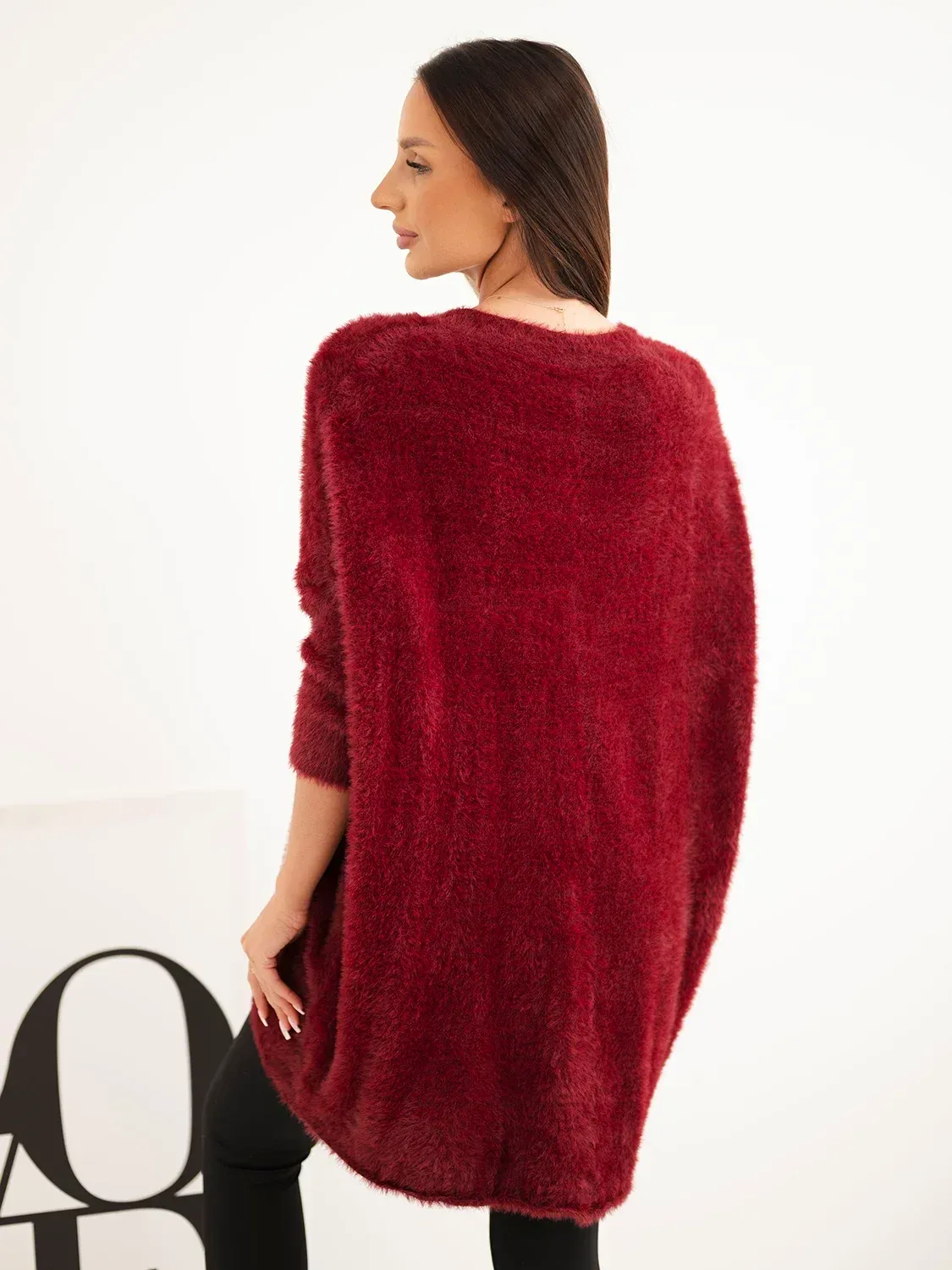 Sweter damski Plus Size z dekoltem V bordowy - obrazek 4