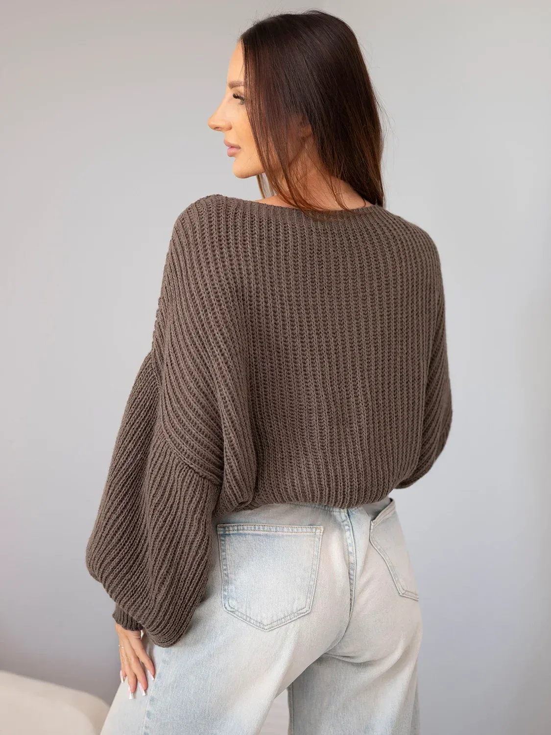 Sweter damski luźny prążkowany z długim rękawem fango - obrazek 4