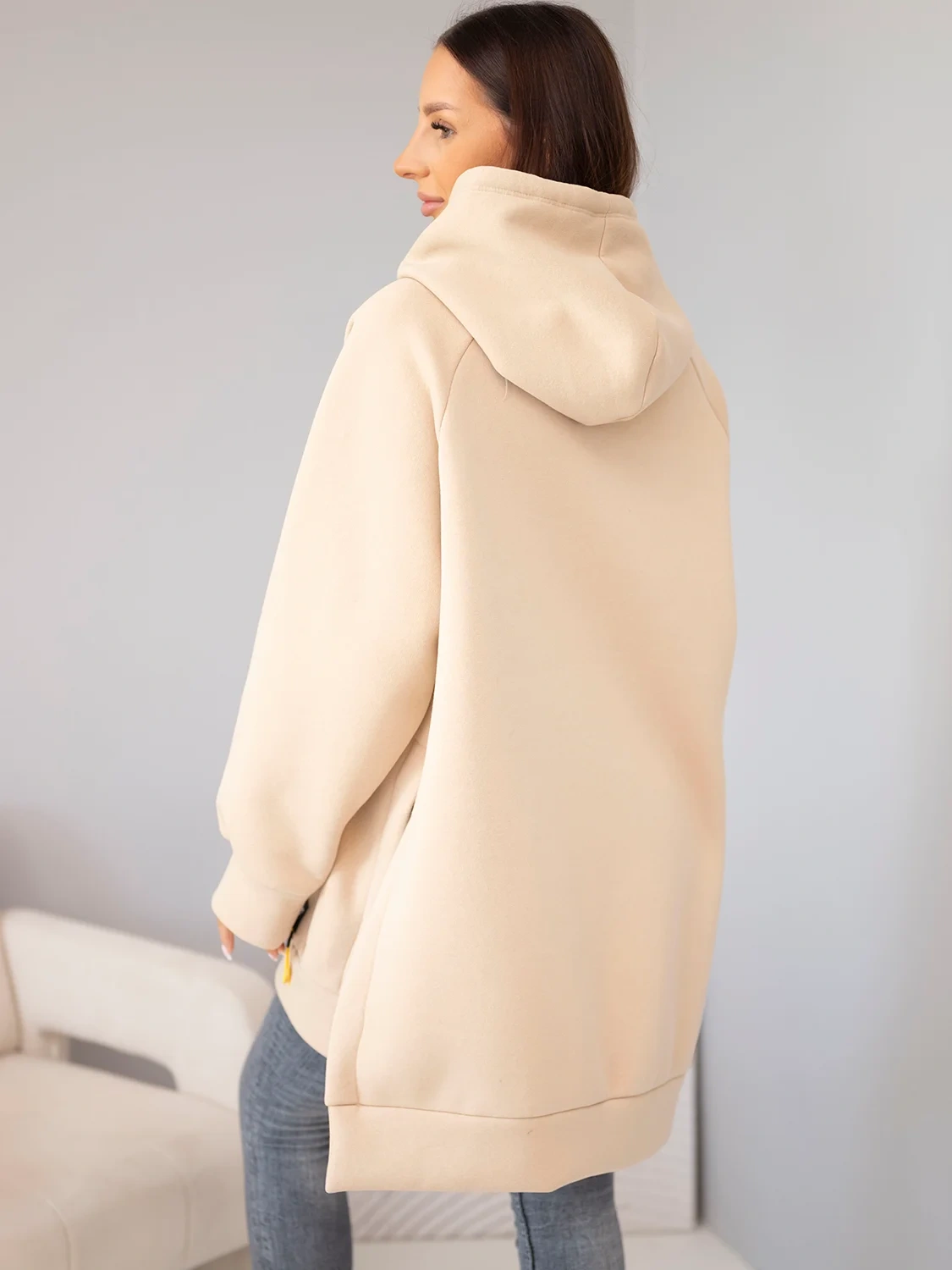 Bluza damska oversize z bawełny z kapturem i kieszenią beżowa - obrazek 4