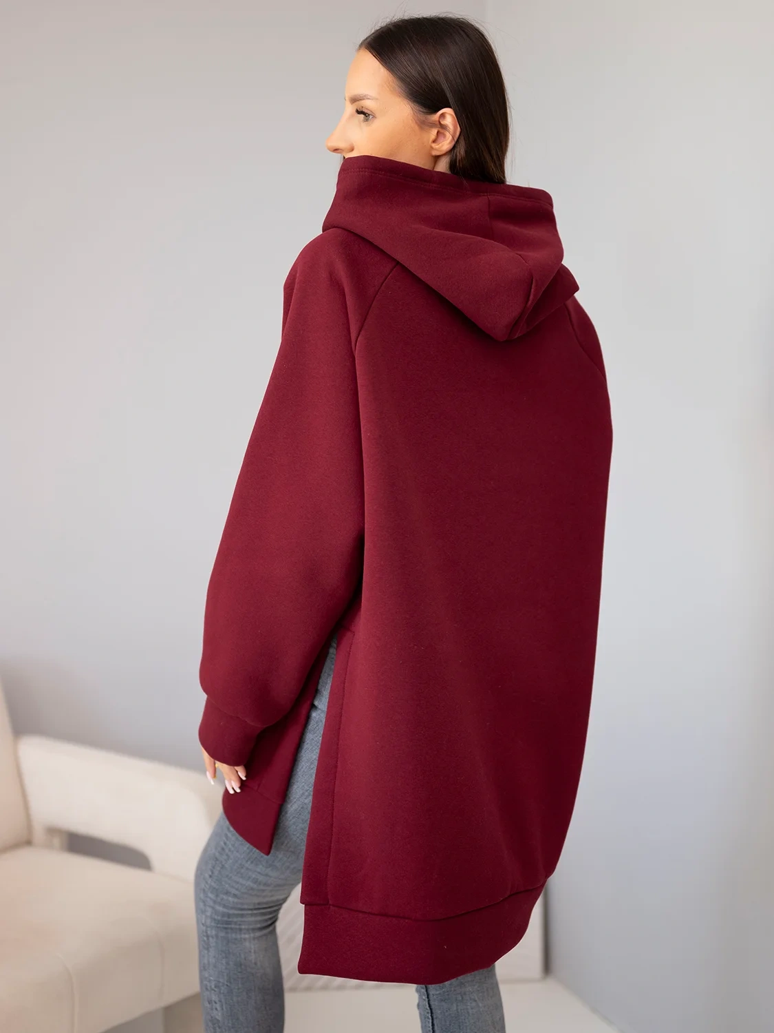 Bluza damska oversize z bawełny z kapturem i kieszenią bordowa - obrazek 4