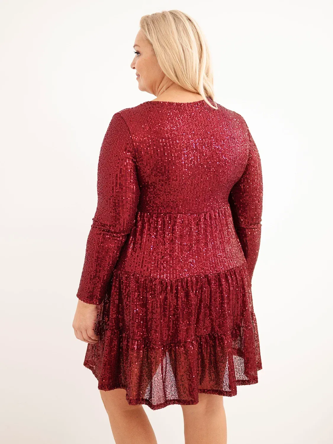 Sukienka damska Plus Size z dodatkiem wiskozy i cekinami bordowa - obrazek 3