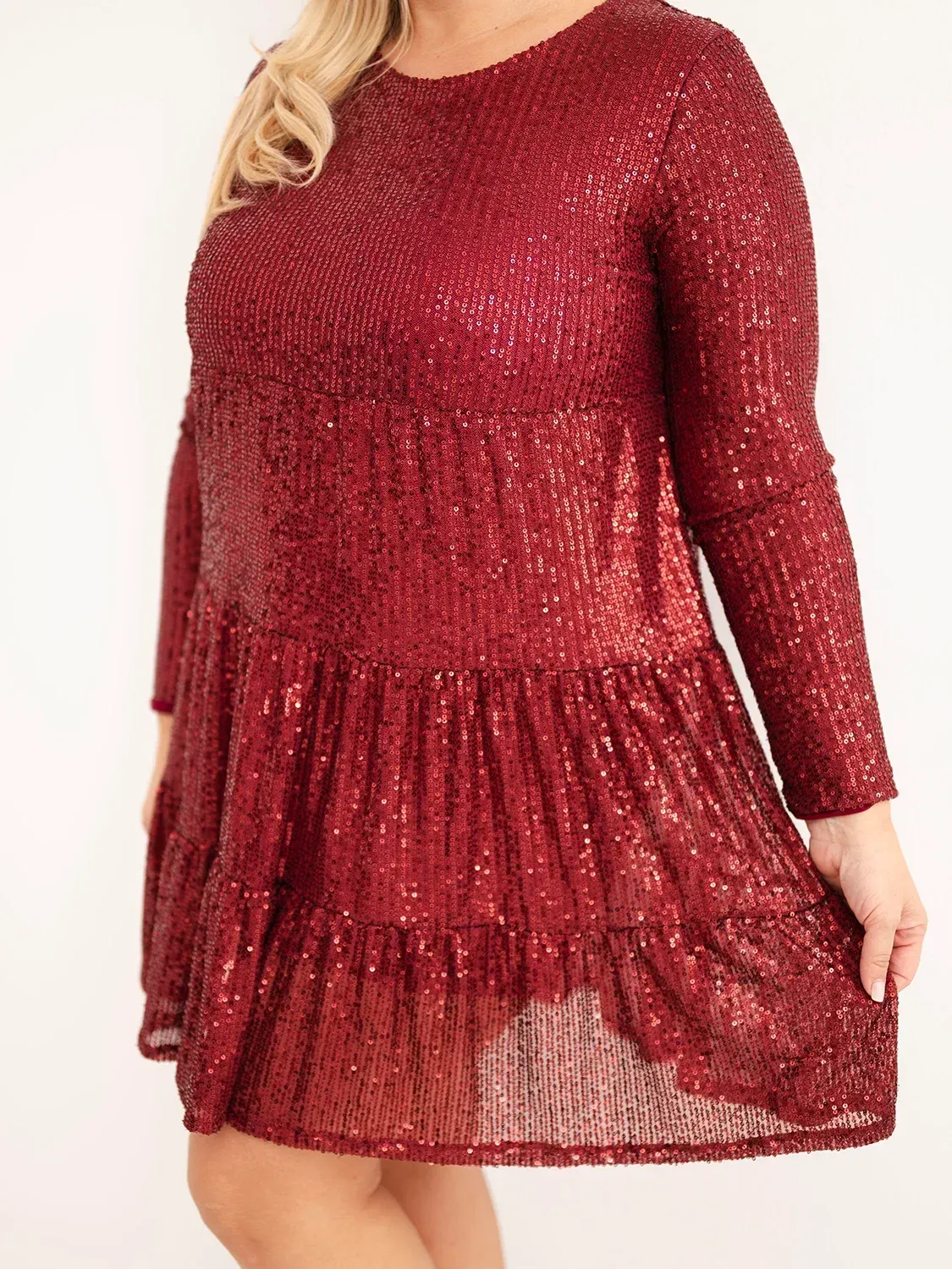 Sukienka damska Plus Size z dodatkiem wiskozy i cekinami bordowa - obrazek 4